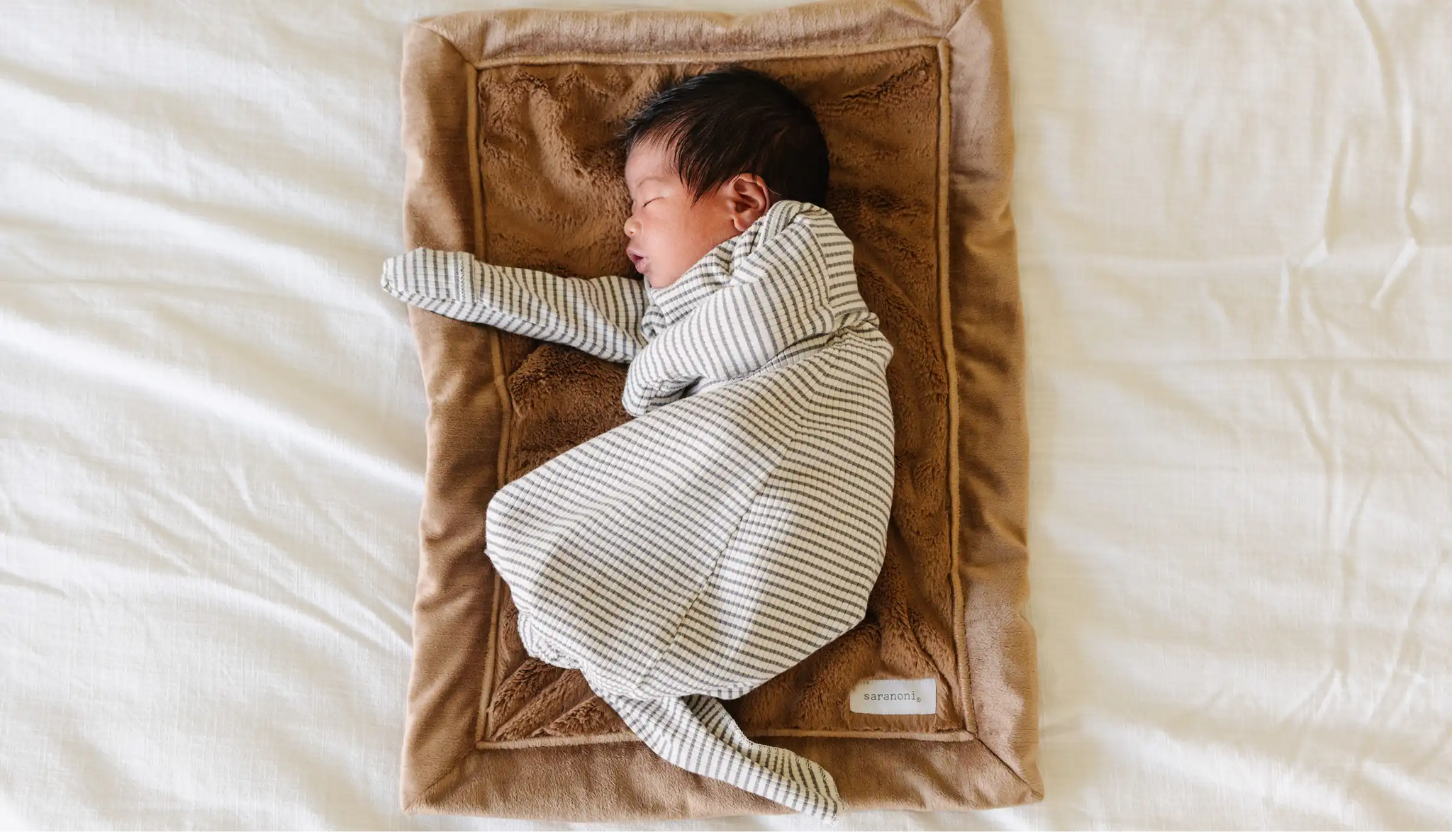 The Secret to Sweet Dreams: 5 Ways a Soft Baby Blanket Can Help a Baby Sleep