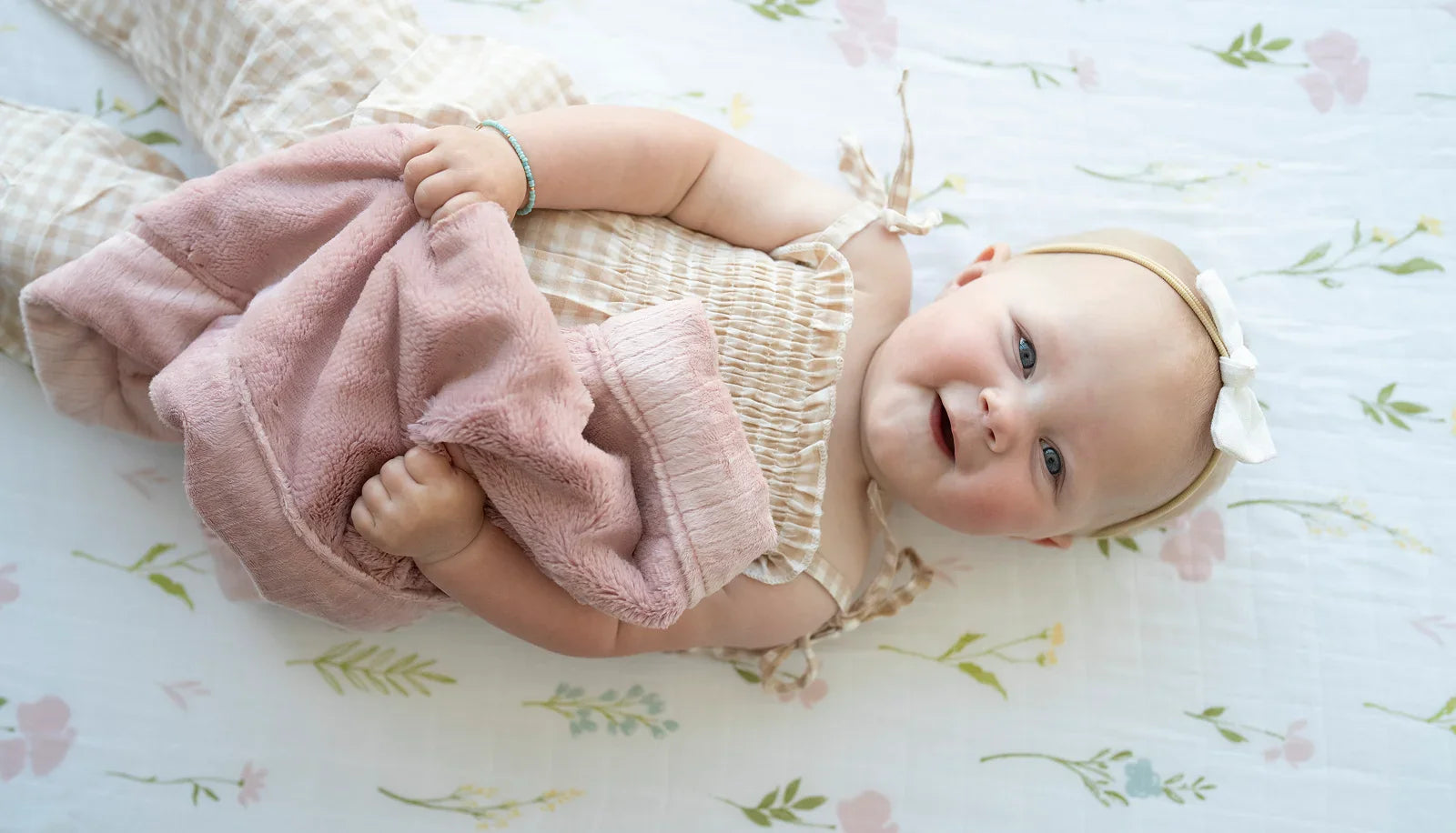 Wrapped in Comfort: How the Right Blanket for Baby Becomes the Ideal Gift to Give