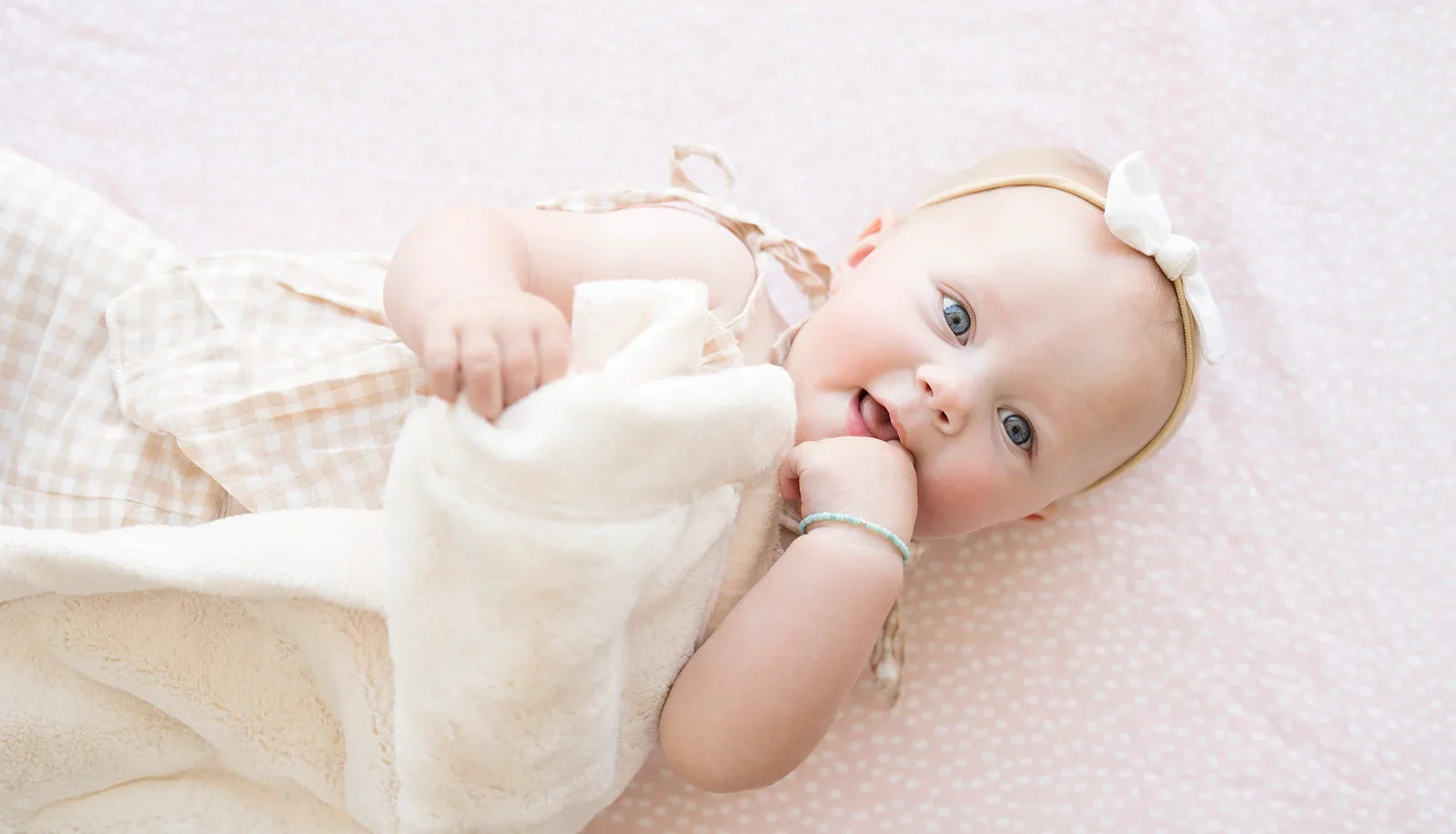 Small but Mighty: Why Every Parent Loves a Baby Mini Blanket