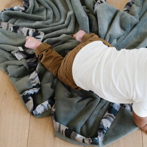 Lightweight and soft receiving blanket, perfect for providing warmth and comfort during naps, playtime, on the go, and bedtime.