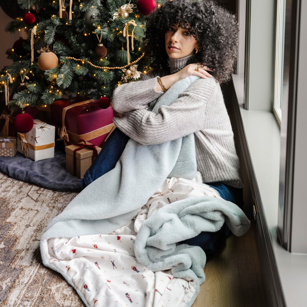 HOLIDAY MINKY/FAUX FUR THROW BLANKETS