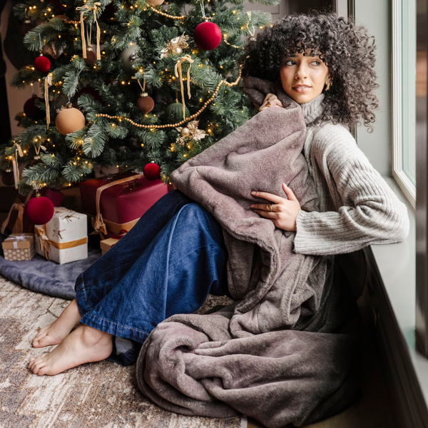 GRAND FAUX FUR THROW BLANKETS