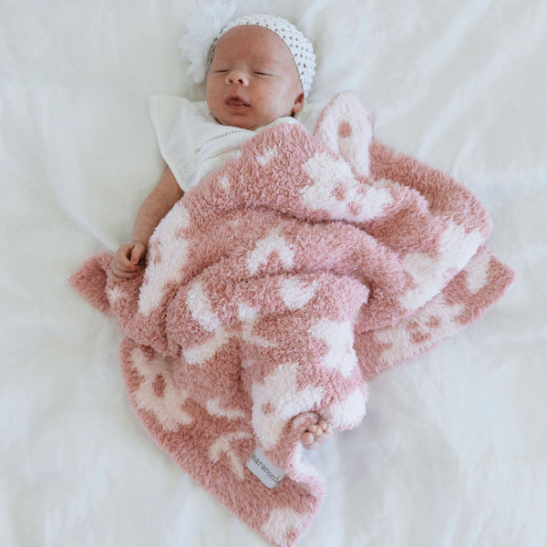 Newborn baby girl sleeping with super cozy Petal DOUBLE-LAYER BAMBONI MINI BLANKETS - Saranoni