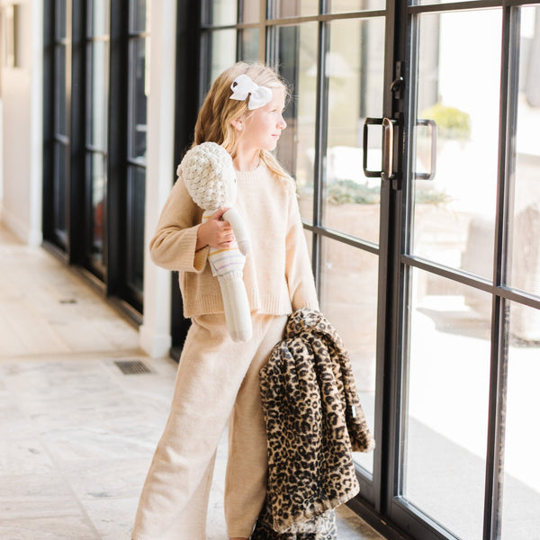 FAUX FUR MINI BLANKETS - Super soft and fluffy Saranoni Leopard Faux Fur baby blanket, ideal for keeping your child cozy and warm.