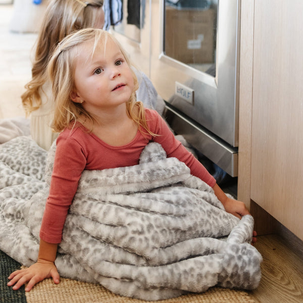 FAUX FUR TODDLER BLANKETS - Premium quality Saranoni Leopard Faux Fur Blanket - perfect for a cozy and stylish touch