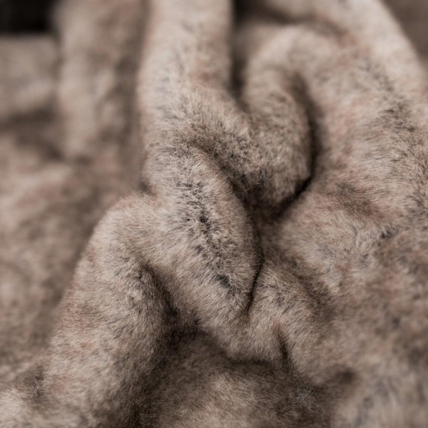 Fluffy and durable Saranoni blanket for years of use.