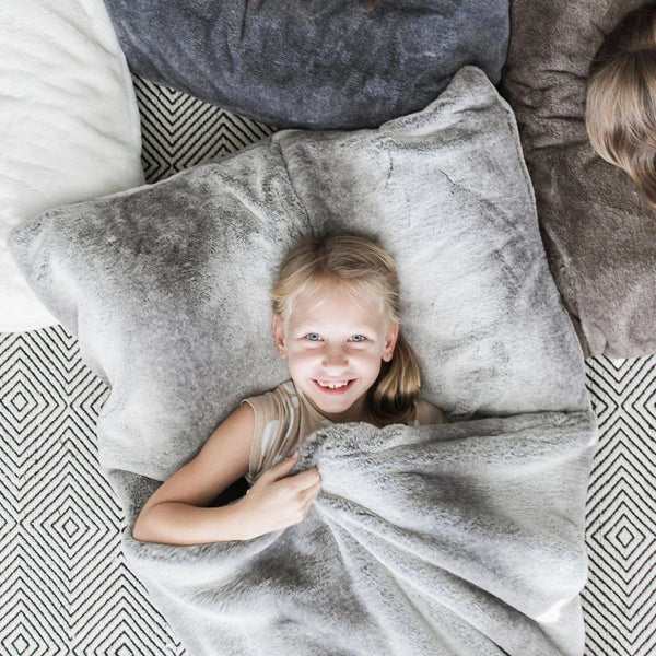 GRAND FAUX FUR SLEEPING BAGS - Close-up of the gray mink sleeping bag's attached pillowcase, perfect for favorite pillows.