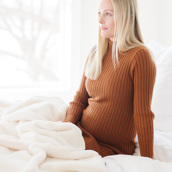 Super soft and cuddly Saranoni blanket perfect for relaxation.