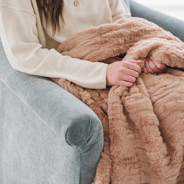 PATTERNED FAUX FUR XL THROW BLANKETS -Detailed view of the cozy fibers in the Saranoni blanket.