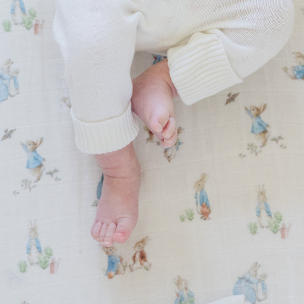 PETER RABBIT™ COTTON MUSLIN CRIB SHEETS - Saranoni