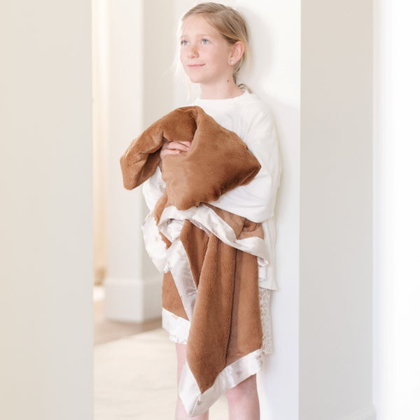 Ultra-soft Saranoni toddler blanket, perfect for wrapping your little one in warmth and comfort.